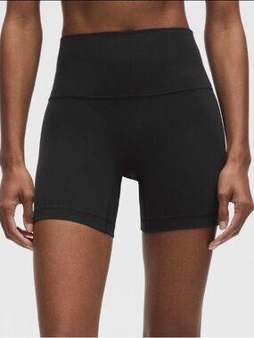 Lululemon Align No Line High-Rise
Short 6" Black